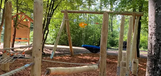 Spielplatz im Wald